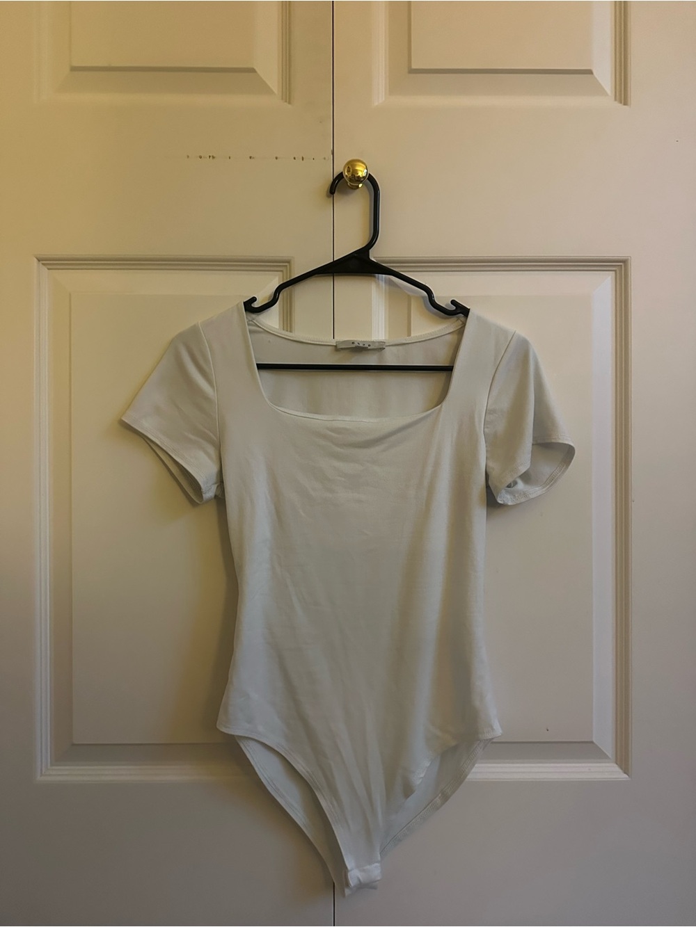 gaze White Scoop Neck Short Sleeve Bodysuit